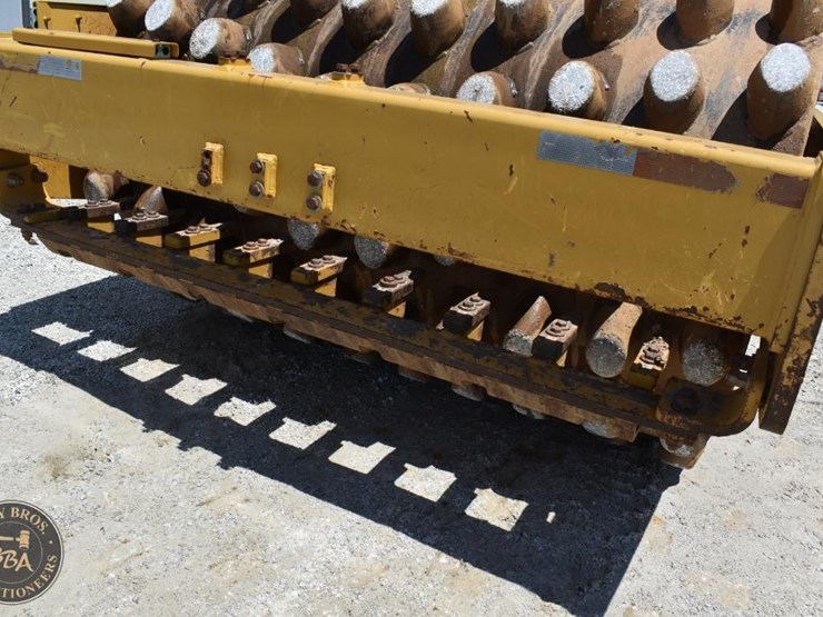 2014-caterpillar-cp56b-image-46