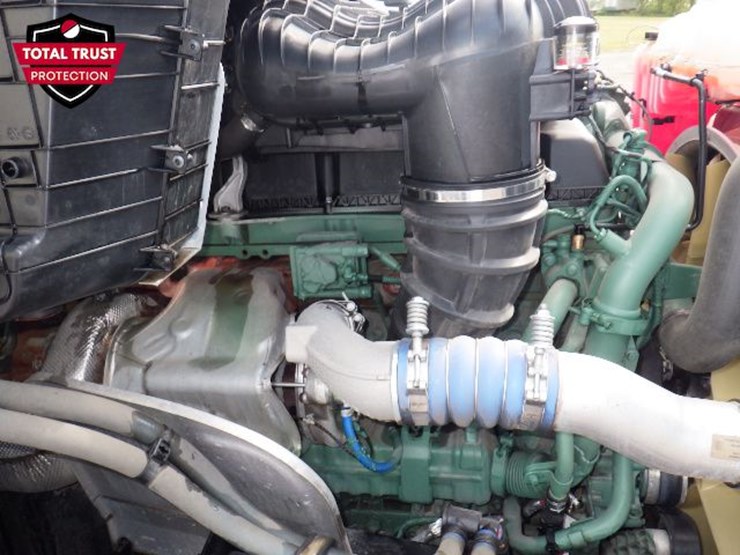 2025-volvo-vnl860-image-26