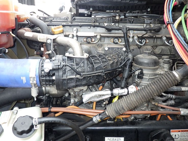 2022-freightliner-cascadia-126-image-27