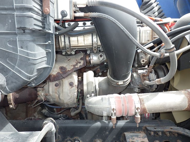 2015-freightliner-cascadia-125-evolution-image-25