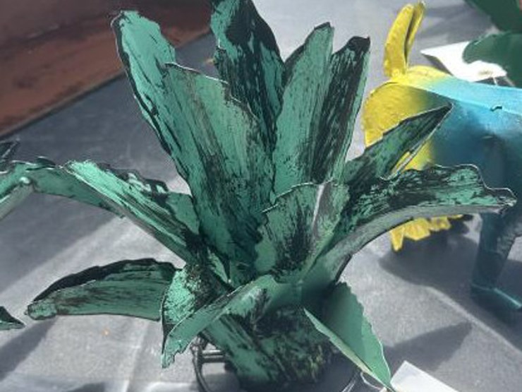 #277-•-metal-art---small-aloe-plant-image-1