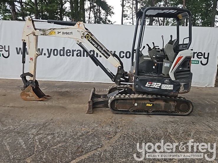 2019-bobcat-e32-image-2