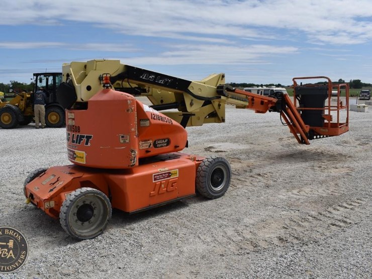 2012-jlg-e400ajpn-image-10