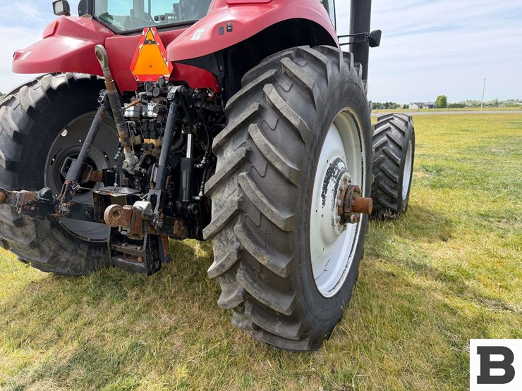 2010-case-ih-magnum-180-image-38
