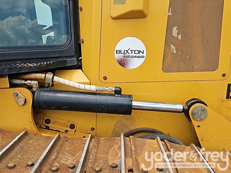 2017-caterpillar-d6k2-lgp-image-16