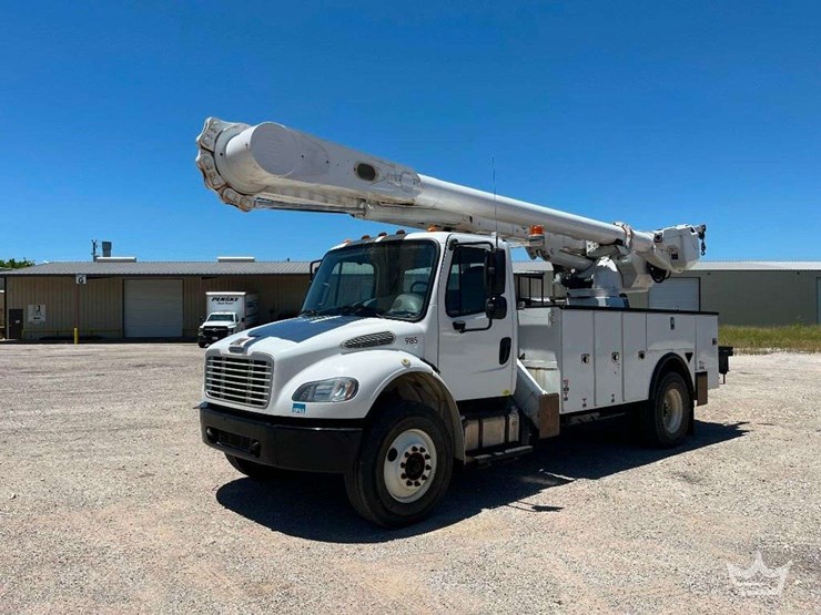 2018-freightliner-m2-106-image-2