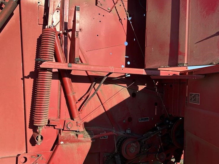 new-holland-660-image-25