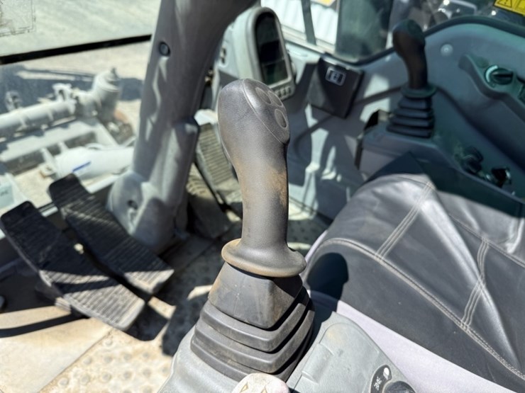 2004-volvo-ew180b-image-37