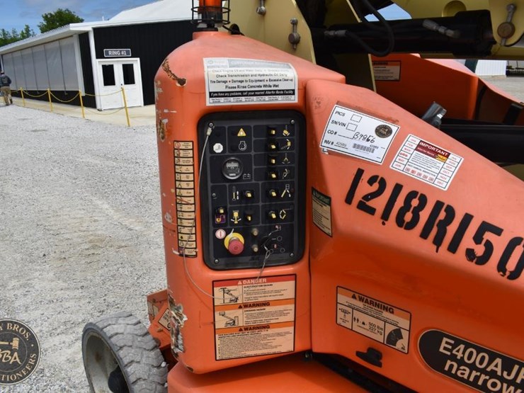 2012-jlg-e400ajpn-image-15