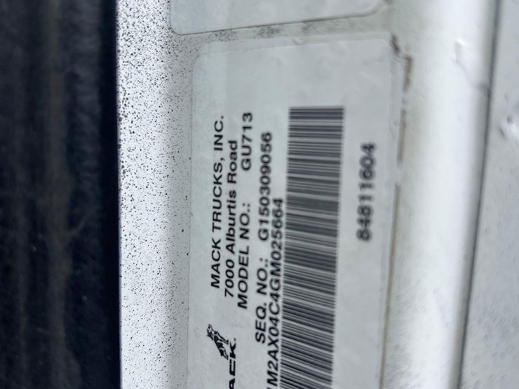 2016-mack-granite-gu713-image-65