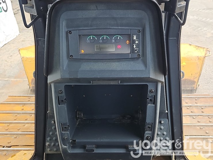2019-deere-700k-image-26