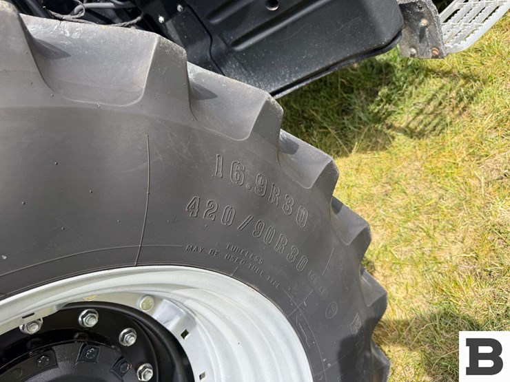 2015-case-ih-magnum-180-image-22