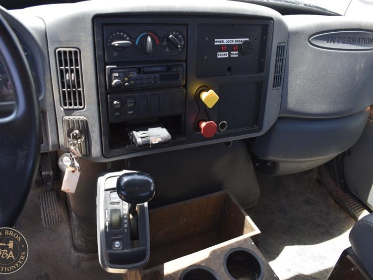 2007-international-durastar-4400-image-44