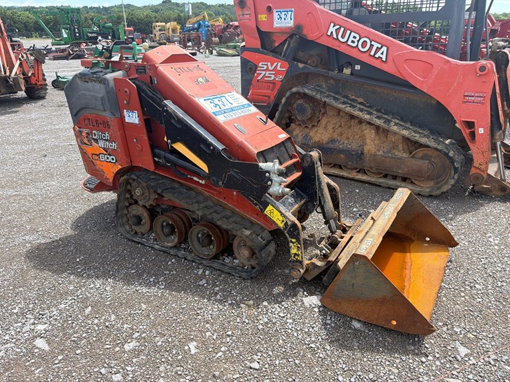 ditch-witch-sk600-image-2