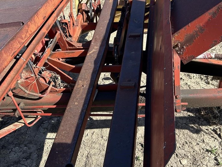new-holland-1000-image-21