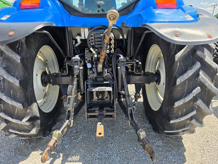 2005-new-holland-ts115a-image-13