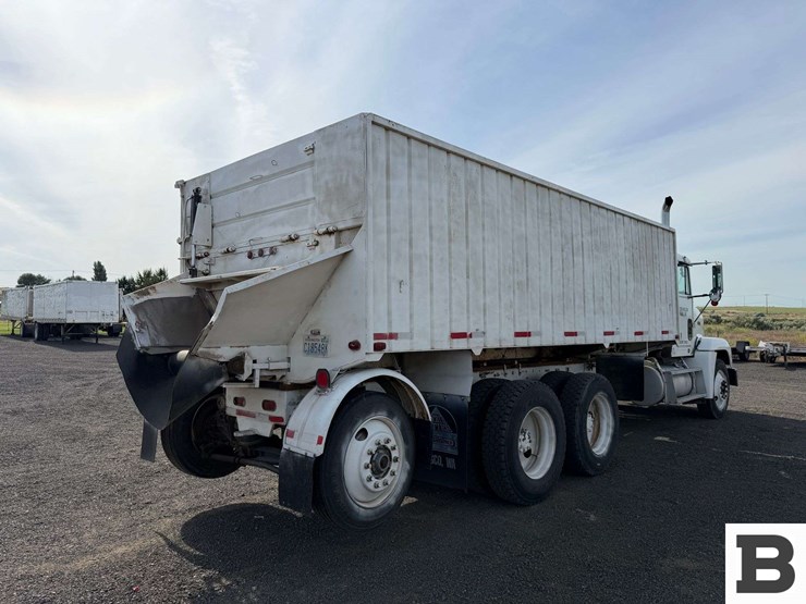 1989-freightliner-fld120-image-6