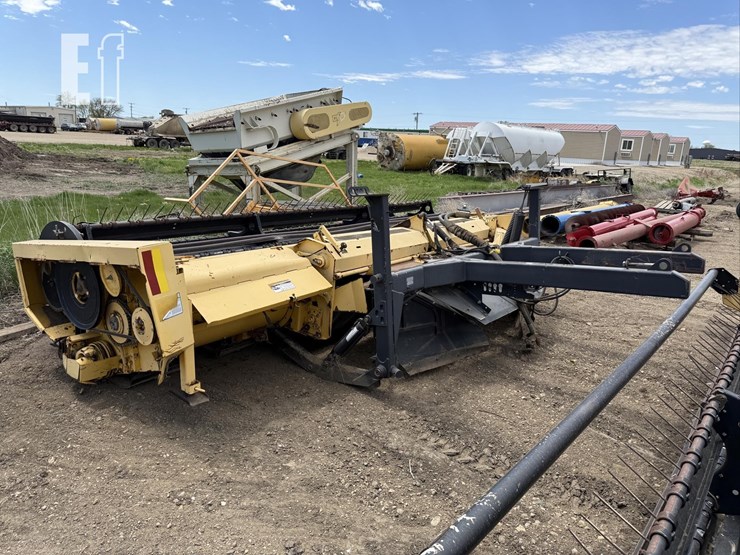 new-holland-2326-image-13