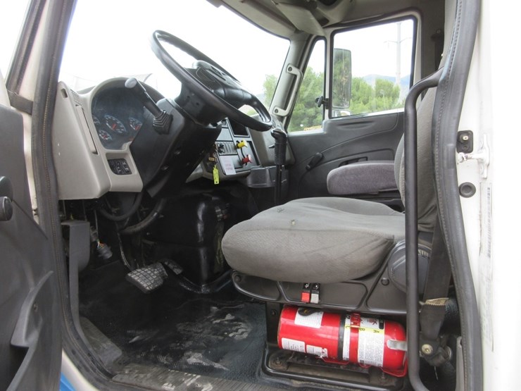 2012-international-durastar-4400-image-7