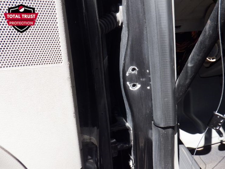 2022-peterbilt-579-image-17