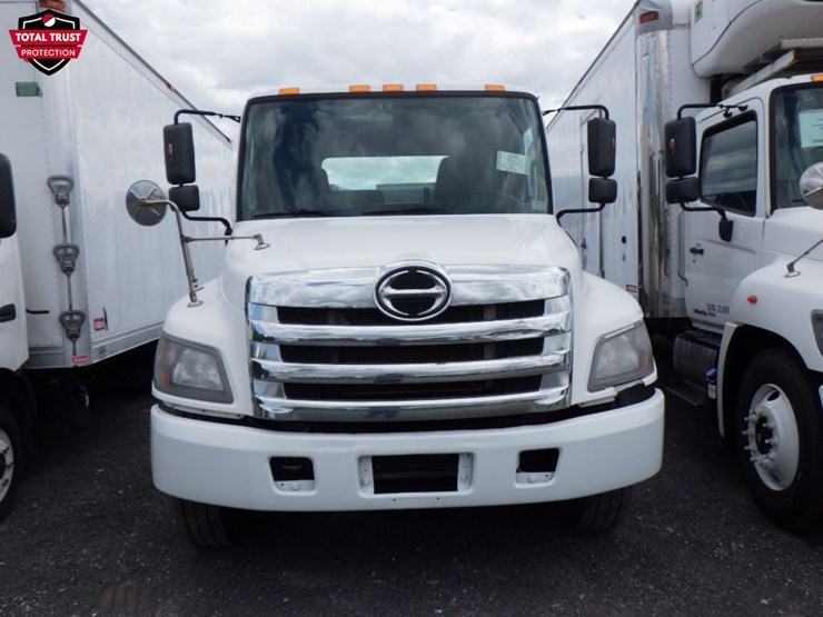 2019-hino-338-image-2