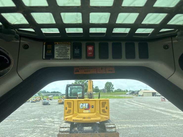 2009-bobcat-t250-image-12