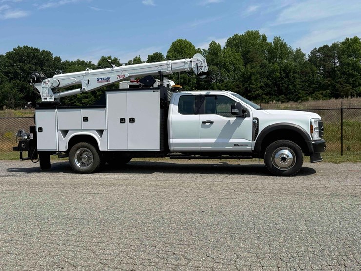 2026-ford-f550-xl-image-2