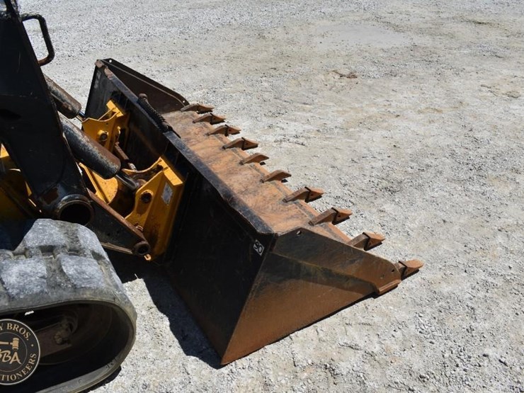 2019-deere-333g-image-18