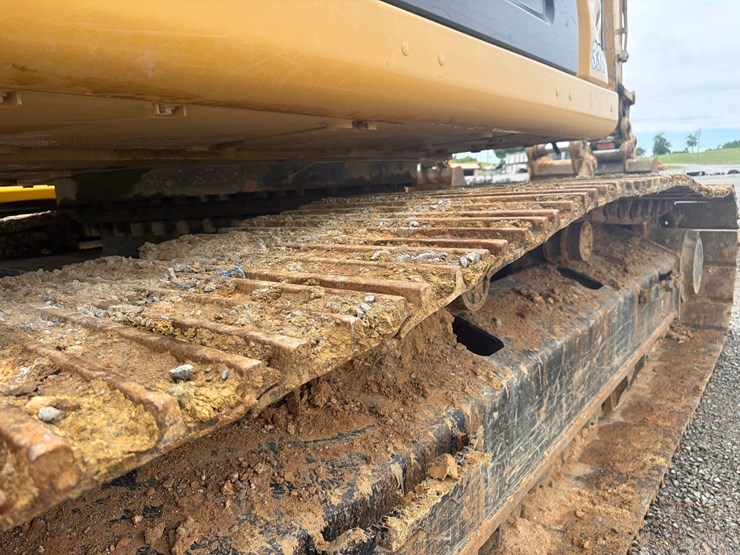 caterpillar-336-image-10