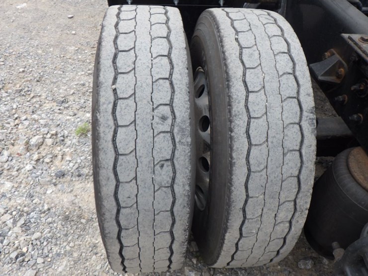 2016-kenworth-t680-image-21