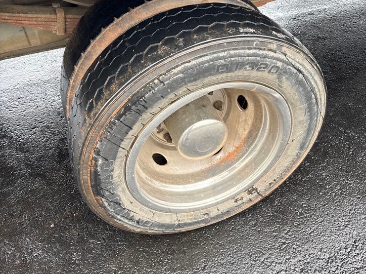2001-ford-f550-image-22