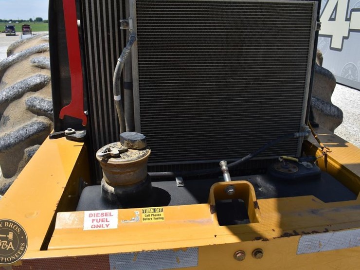 2014-caterpillar-cp56b-image-29