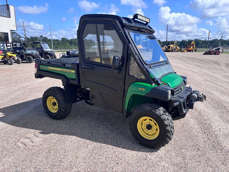 john-deere-gator-image-2