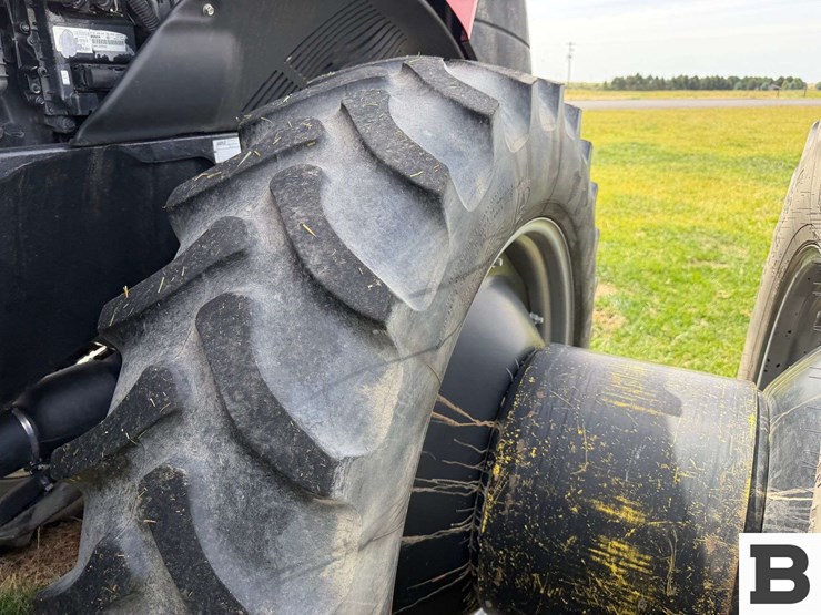2011-case-ih-magnum-260-image-65