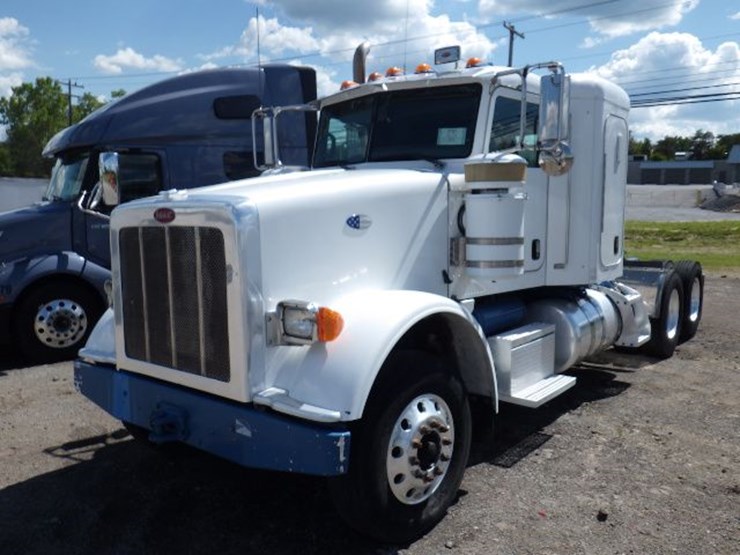 2012-peterbilt-367-image-1