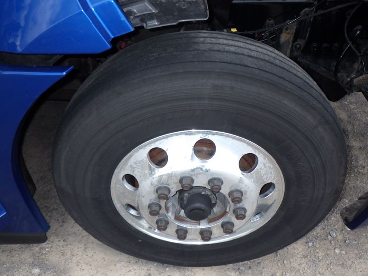 2020-freightliner-cascadia-126-image-31