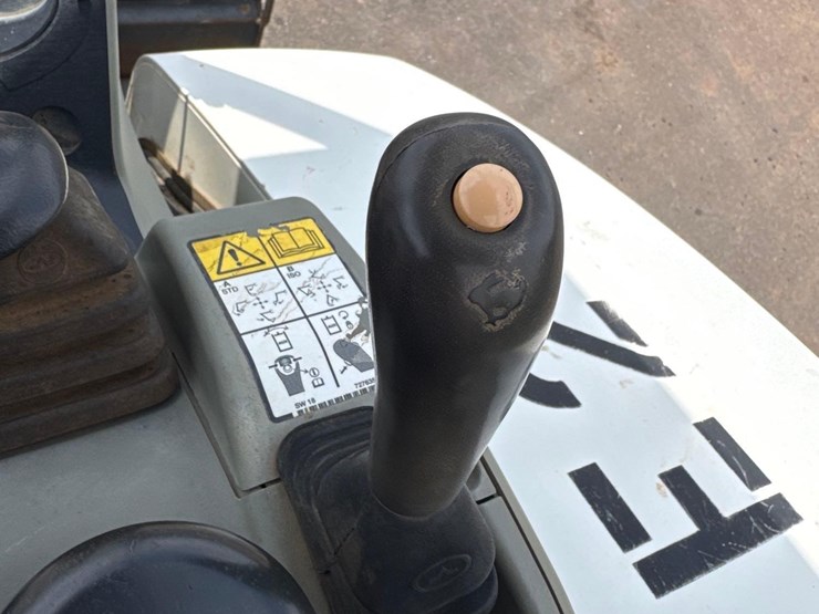 2020-bobcat-e35-image-22
