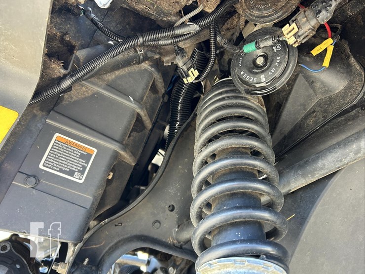 2021-can-am-defender-limited-cab-hd10-image-14