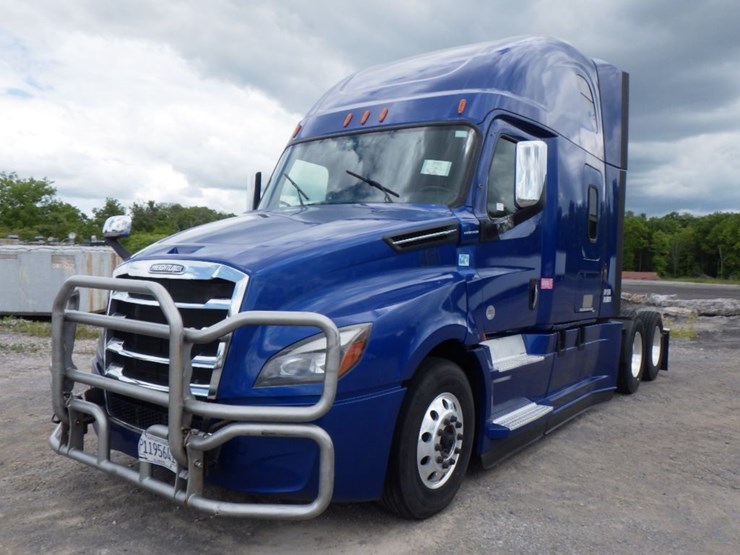 2020-freightliner-cascadia-126-image-1