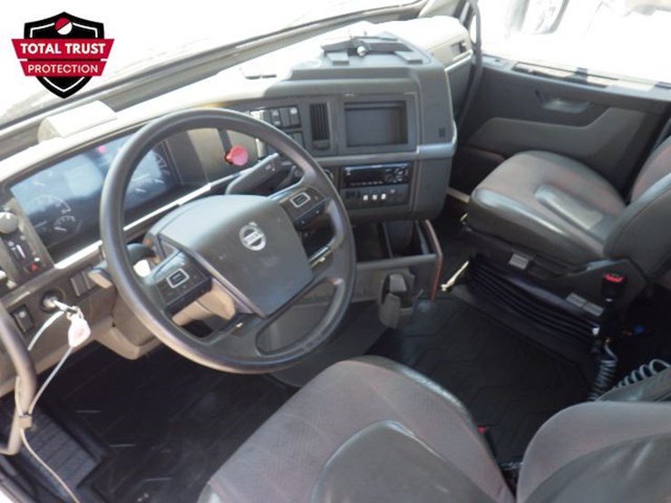 2021-volvo-vnr300-image-14