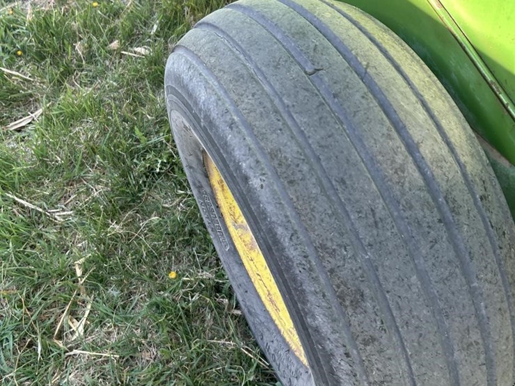 john-deere-336-image-14
