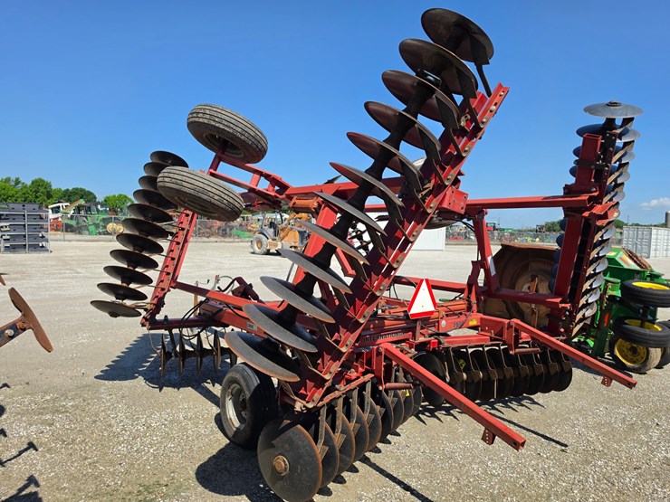 case-ih-3900-image-7