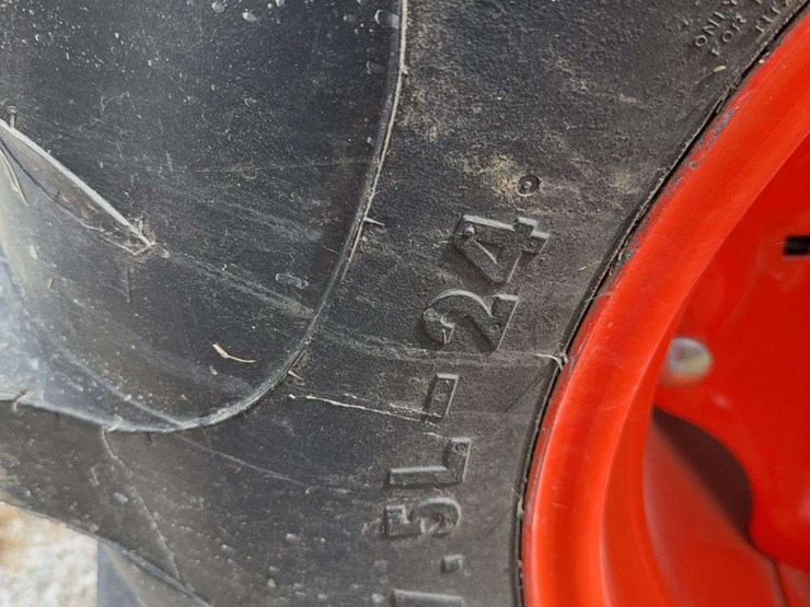 2010-kubota-l5740-image-9