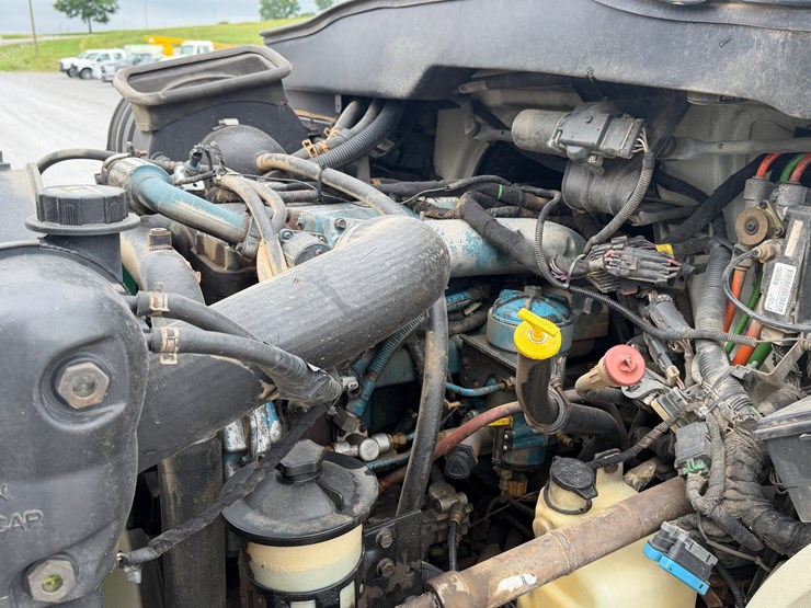 2005-international-durastar-4300-image-25