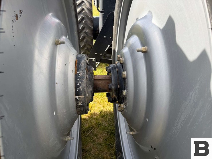 2012-case-ih-magnum-340-image-31