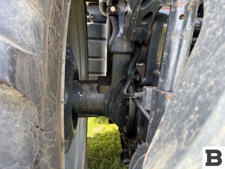 2014-case-ih-magnum-260-cvt-image-40