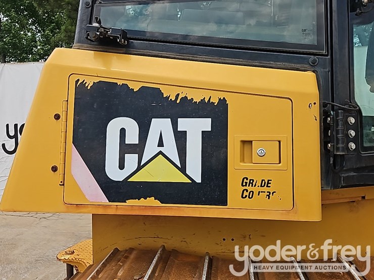 2017-caterpillar-d6k2-lgp-image-17