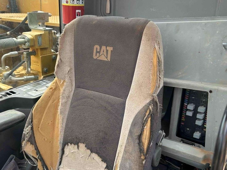 2012-caterpillar-324e-image-19