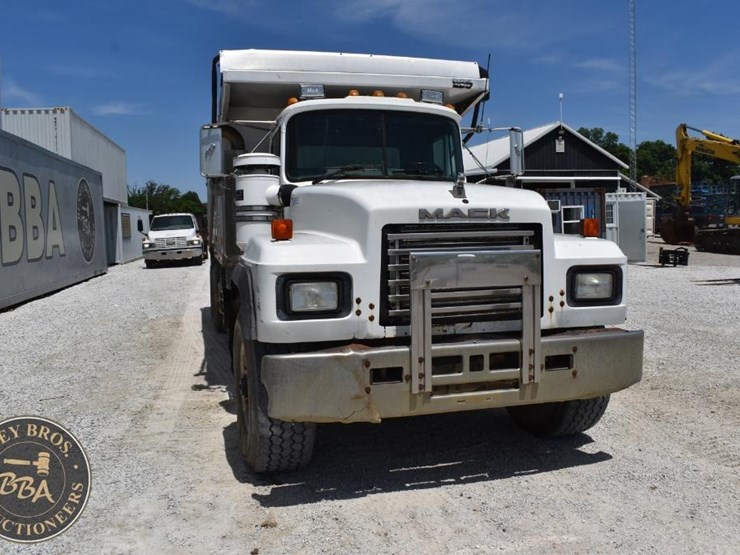 1996-mack-rd688s-image-16
