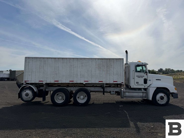 1989-freightliner-fld120-image-7
